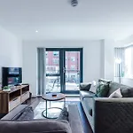 Apartmán Centre With Balcony & Free Parking