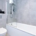 Centre With Balcony & Free Parking Apartman