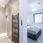 Centre With Balcony & Free Parking Apartman *