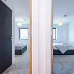 Centre With Balcony & Free Parking