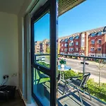 Centre With Balcony & Free Parking Apartmán York