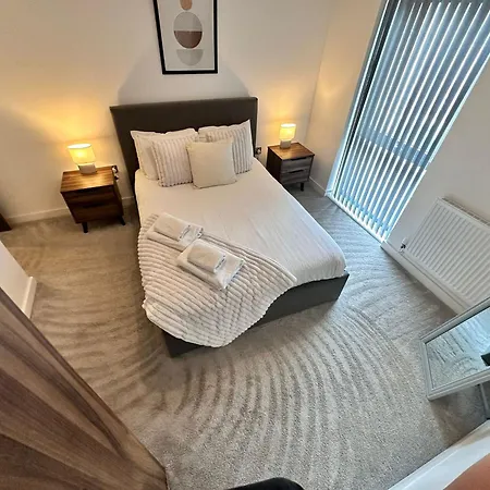 Apartment Centre Pad - Free Parking And Private Gym!