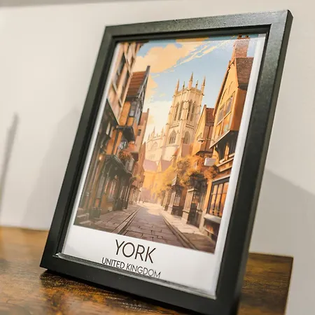 Centre With Balcony & Free Parking * York
