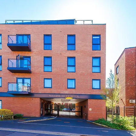 Centre With Balcony & Free Parking York