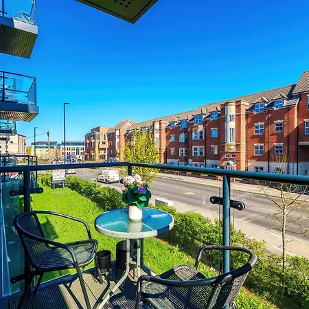 Centre With Balcony & Free Parking Apartment