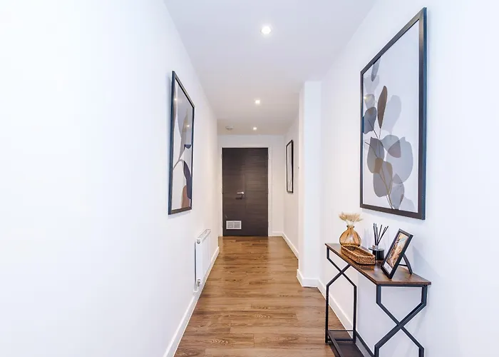 2 Bed Flat Centre With Free Parking 公寓