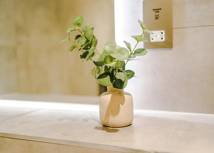 2 Bed Flat Centre With Free Parking 公寓 *