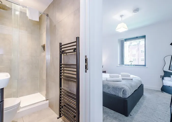 2 Bed Flat Centre With Free Parking 公寓 *