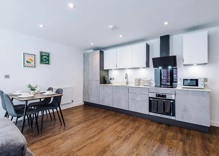 2 Bed Flat Centre With Free Parking * 约克