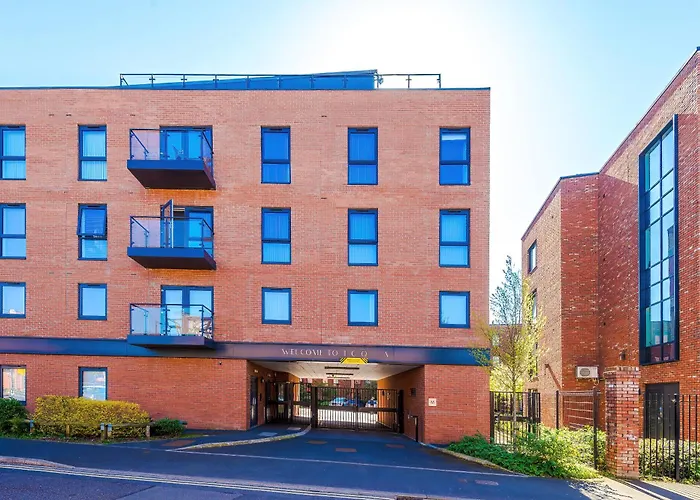 2 Bed Flat Centre With Free Parking 约克