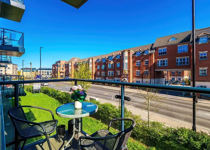 2 Bed Flat Centre With Free Parking 公寓 *