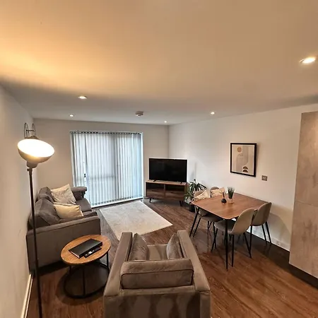 Centre Pad - Free Parking And Private Gym! York