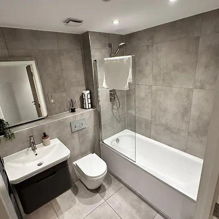 Centre Pad - Free Parking And Private Gym! Апартаменты *