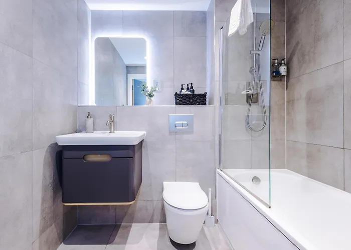 2 Bed Flat Centre With Free Parking דירה