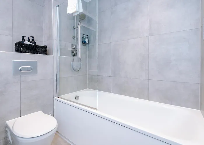 2 Bed Flat Centre With Free Parking Apartamento
