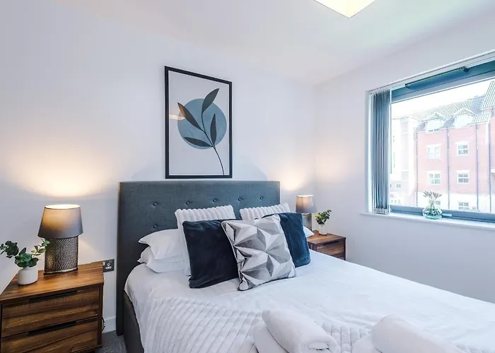 2 Bed Flat Centre With Free Parking Apartamento