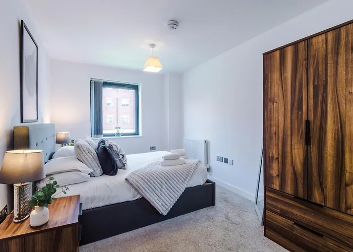 2 Bed Flat Centre With Free Parking Apartamento
